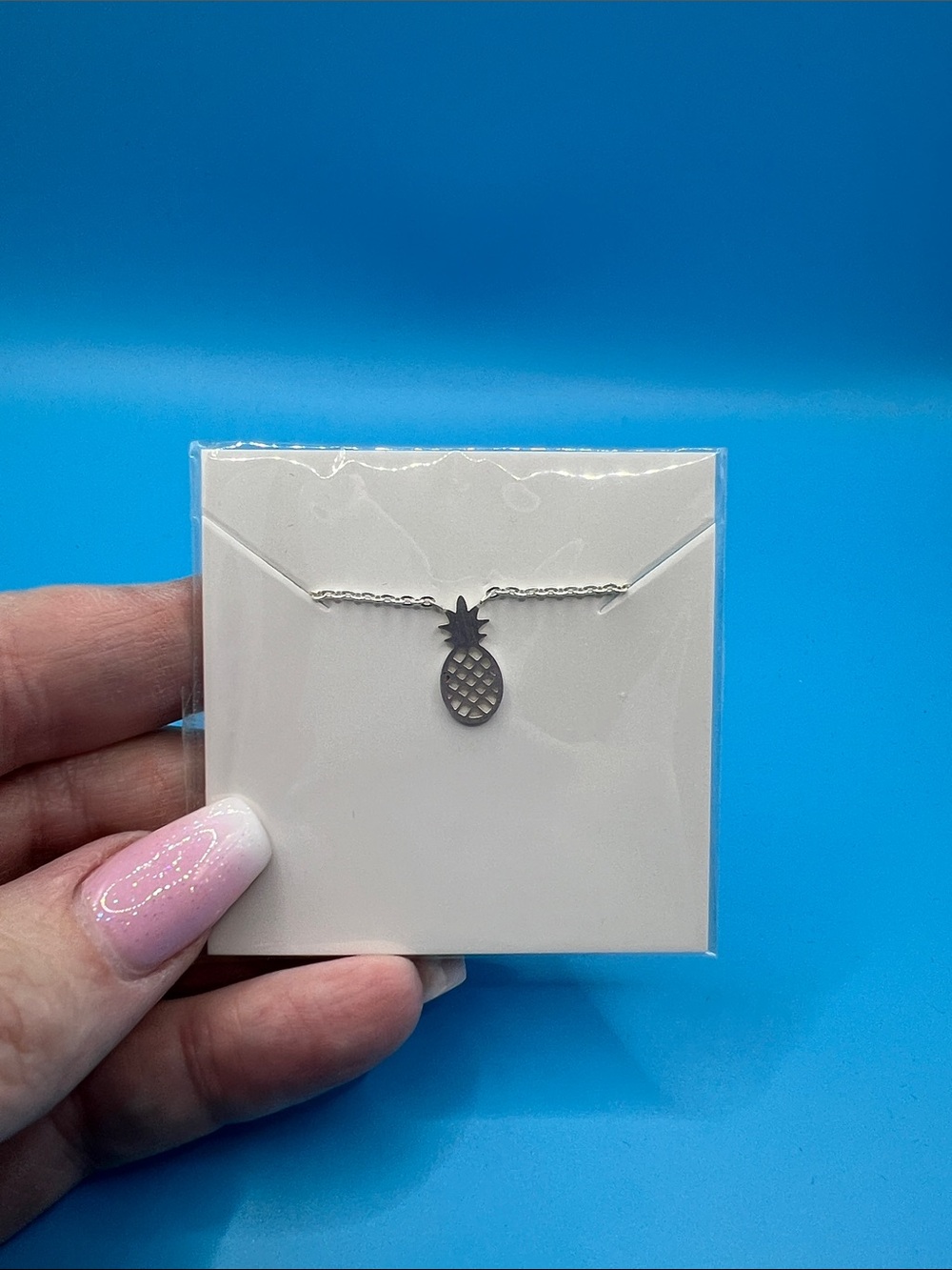 Dainty Pineapple Pendant Necklace in Silver